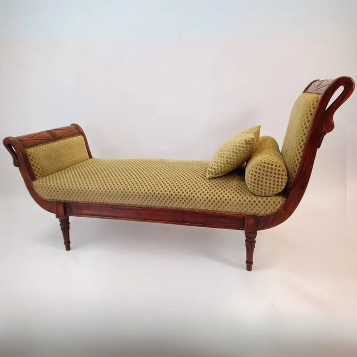 Chaiselongue Kirschbaum mit Schwanköpfen um 1880 - Möbel